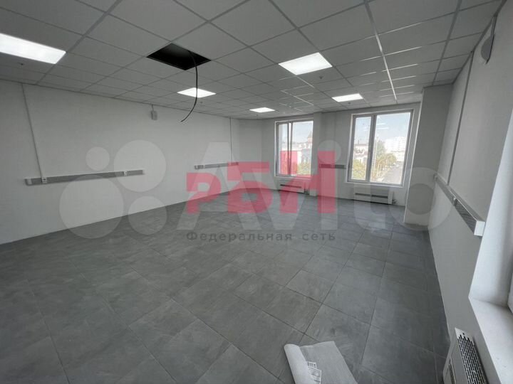 Офис под ключ с парковкой 200 кв.м в новом БЦ