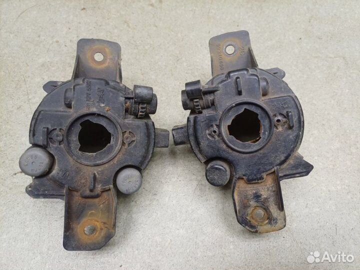 Фара противотуманная передняя Nissan X-Trail J30