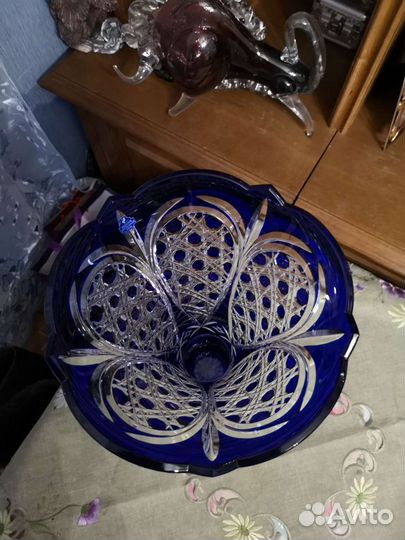 Большые хрустальные вазы