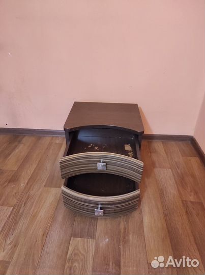 Тумбочка прикроватная бу