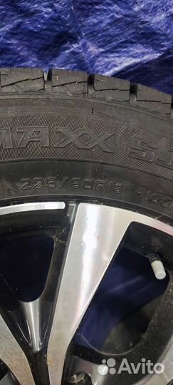 Dunlop Winter Maxx SJ8 225/60 R18 100R