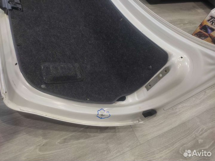 Крышка багажника Тойота premio 240 1zz Fe