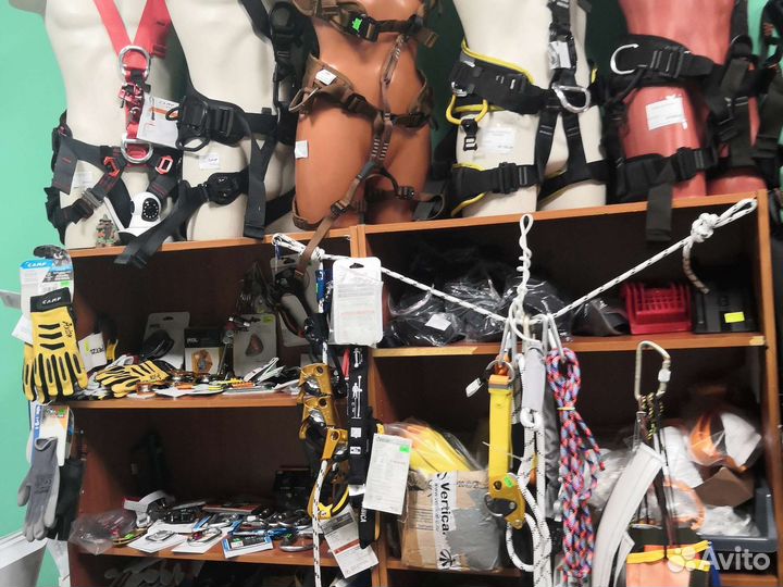 Карабин стальной трапеция 50 kN с муфтой кейлок А2