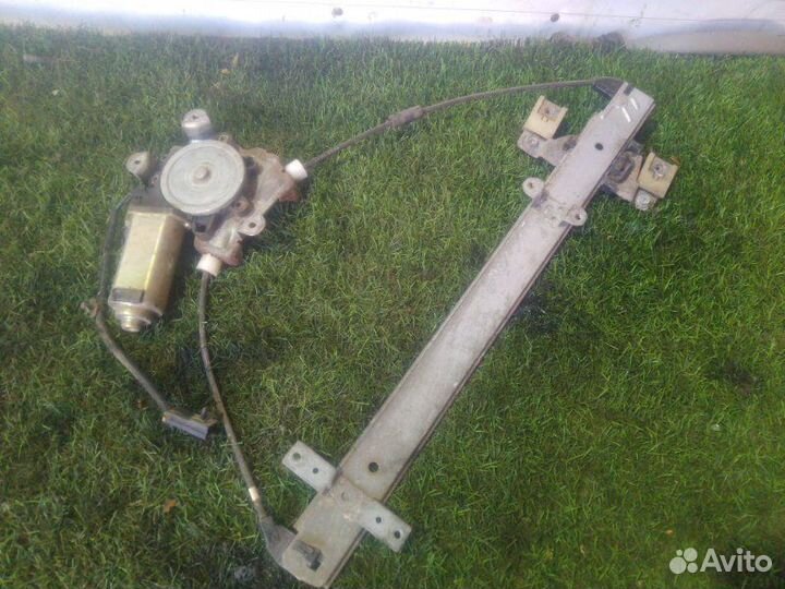 Стеклоподъемный механизм передний левый Nissan