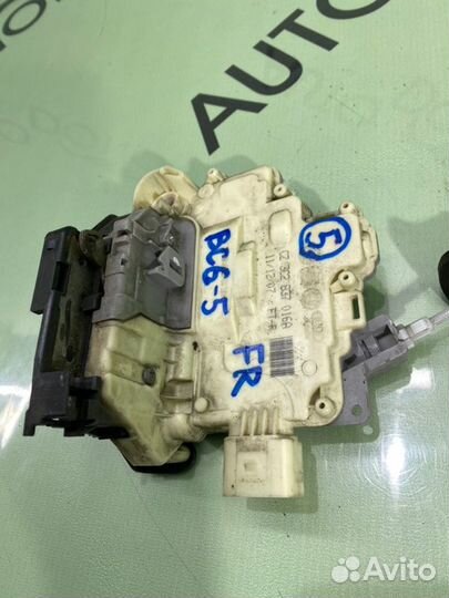 Замок боковой двери передний правый Audi Q7 4L