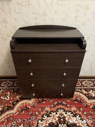 Детская кровать с маятником и ящиком и комод