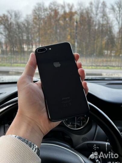 iPhone 8 Plus, 64 ГБ