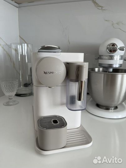 Кофемашина delonghi nespresso с капучинатором