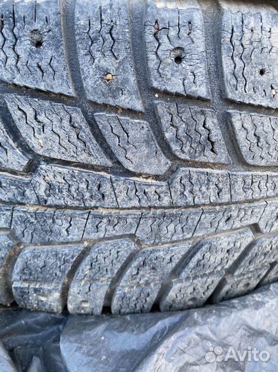 Michelin X-Ice North XIN2 215/65 R16