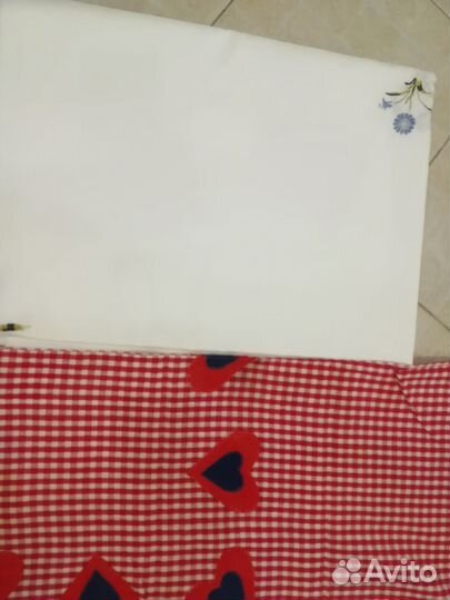 Бельё постельное, посуда и другое