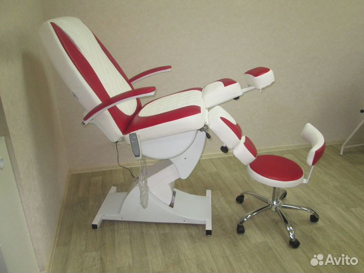 Педикюрное кресло Нега 5 электромотора в наличии
