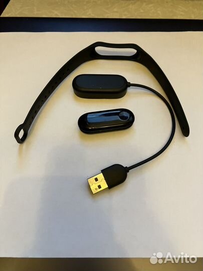 Xiaomi Mi Band 4 с браслетом и зарядкой