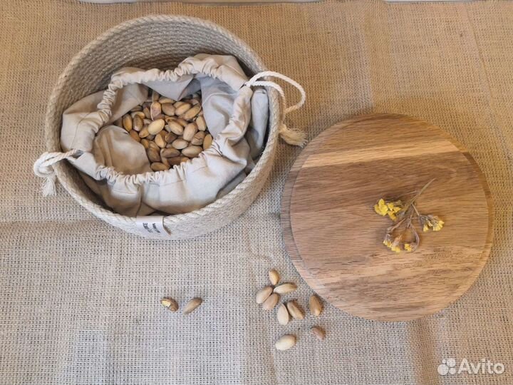 Джутовая корзинка с дубовой крышкой