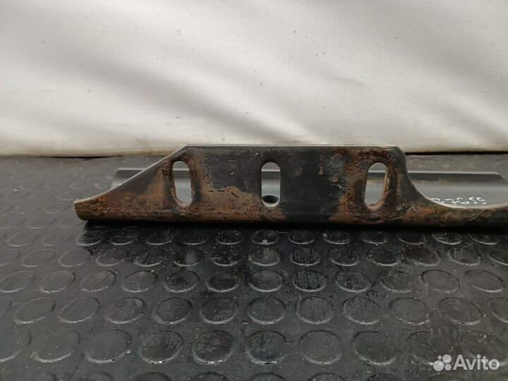 7421827927 Кронштейн рамы левый