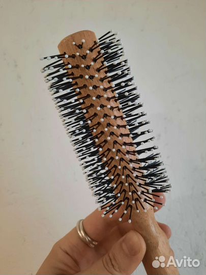 Расческа круглая, ручка из дерева Новая