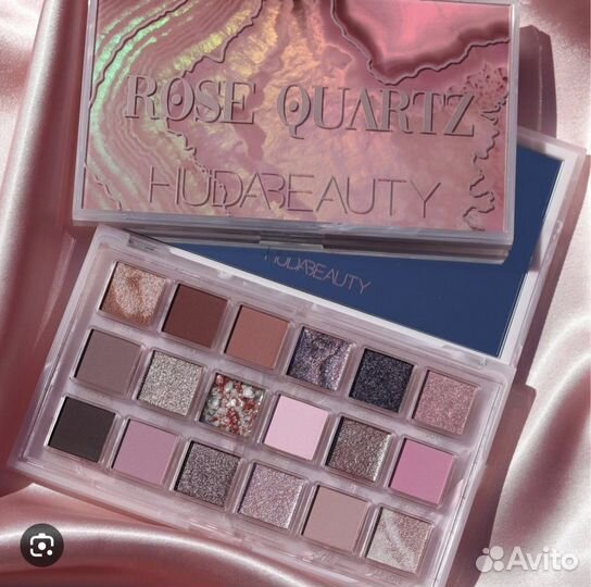 Палетка теней Huda beauty rose quartz