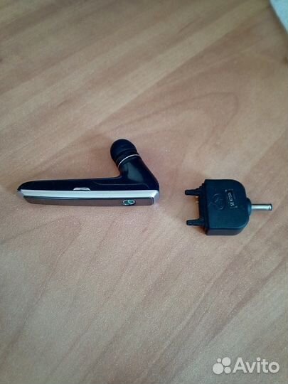 Продам блютуз гарнитуру Sony Ericsson