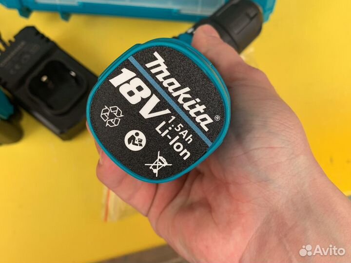 Шуруповерт Makita 18v бесщеточный с набором