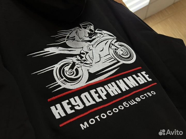 Вышивка на одежде и аксессуарах