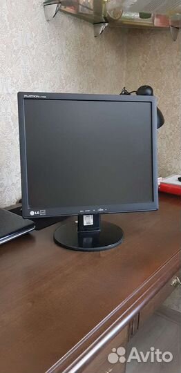 Мотитор LG Flatron L1742SE-BF