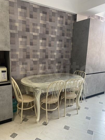 2-к. квартира, 190 м², 2/9 эт.