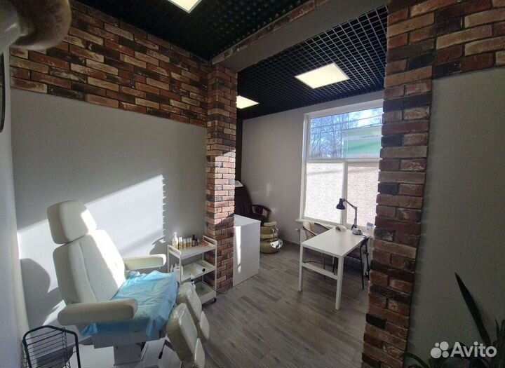 Мастер маникюра и педикюра