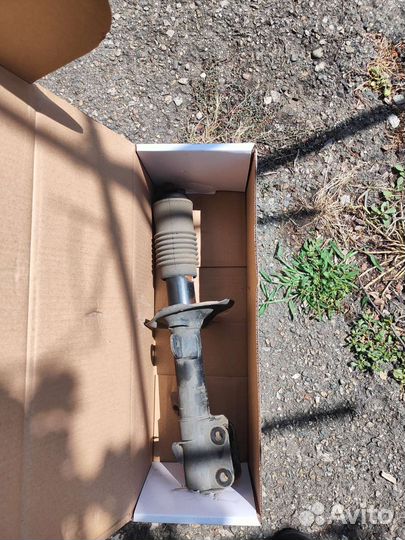 Амортизаторы на Ниссан Марч