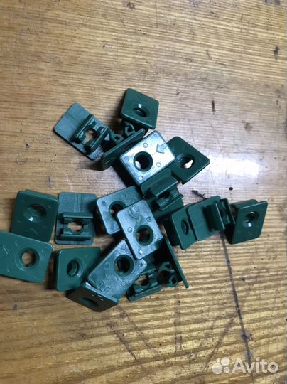 Клипсы фар nissan