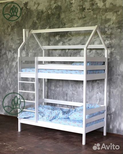 Детская кровать двухъярусная домик из массива