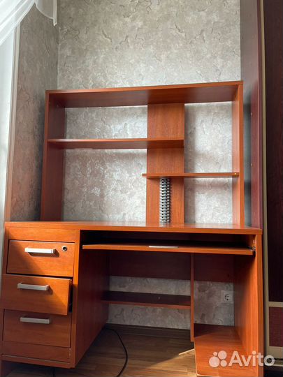 Компьютерный стол