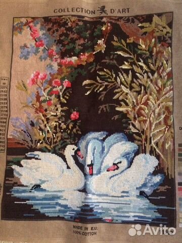 Лебеди-вышивка