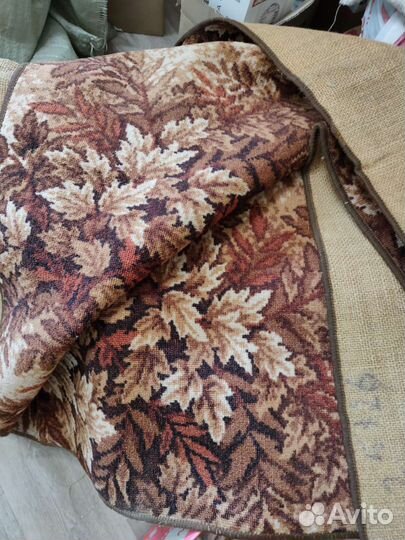 Ковер коричневый большой