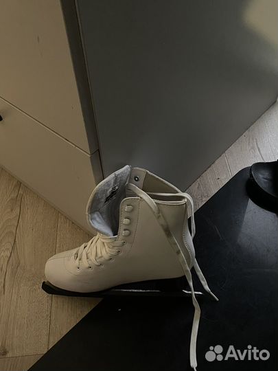 Коньки женские 37 размер