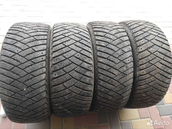Goodyear Ultra Grip Ice Arctic 2 225/55 R17