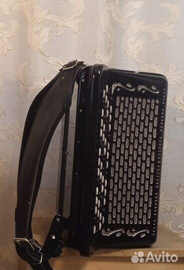 Продаётся баян Юпитер 2Д готово-выборный