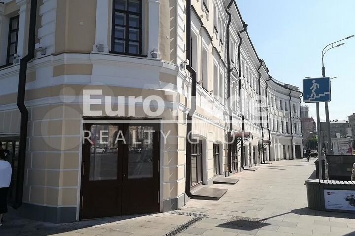 Сдам торговое помещение, 326 м²