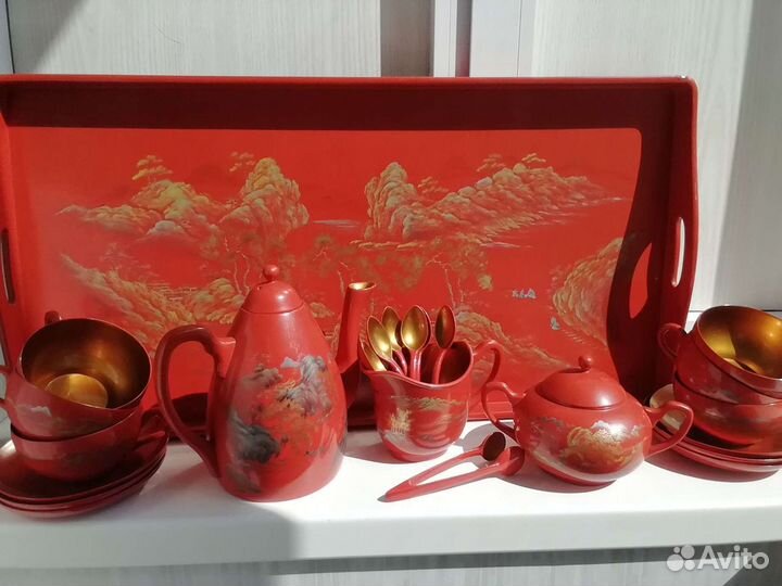 Редкий чайный сервиз (из тикового дерева)