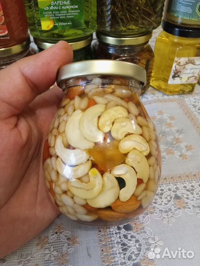 Мед с орехами