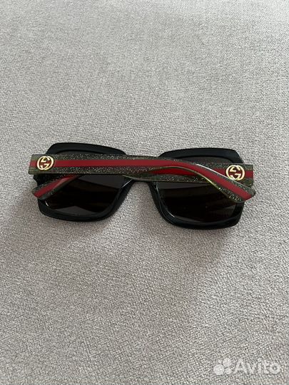 Солнечные очки gucci