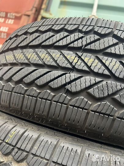 Bridgestone WeatherForce 215/55 R17