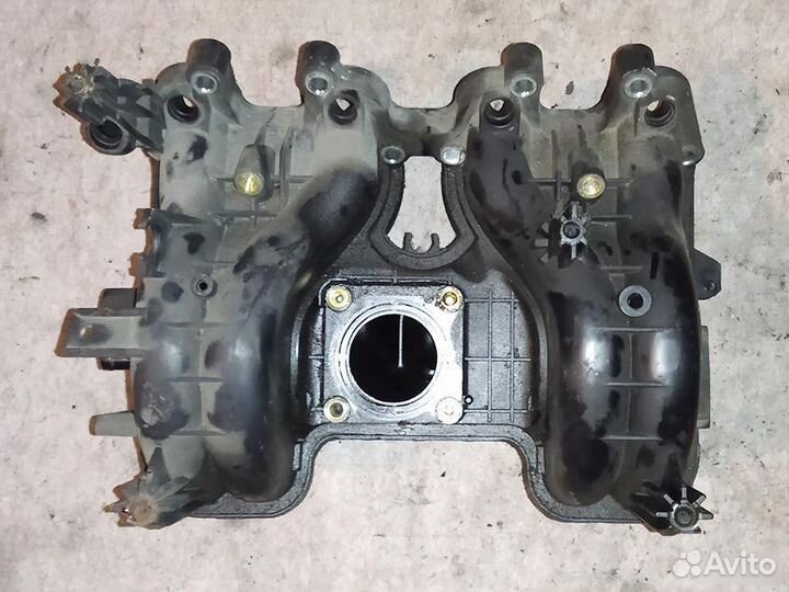 VW Golf 3 Коллектор впускной 1.6 AEE 032129711G