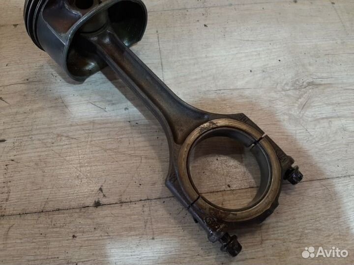 Поршень с шатуном Audi A6 C5 2.8