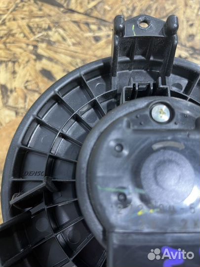 Моторчик печки Тойота Королла E150