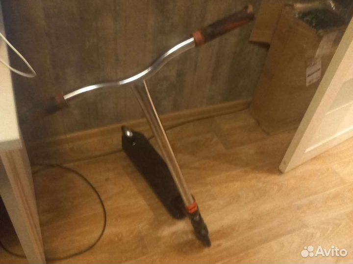 Трюковой самокат vokul saga чёрный/красный