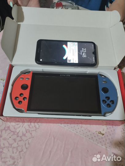 Игровая консоль