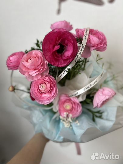 Букет из ранункулюсов