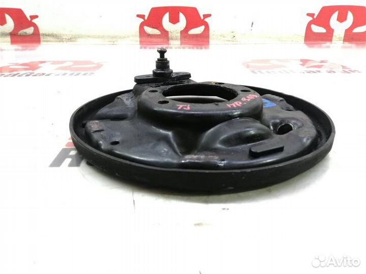 Кожух тормозного барабана задний правый Jeep