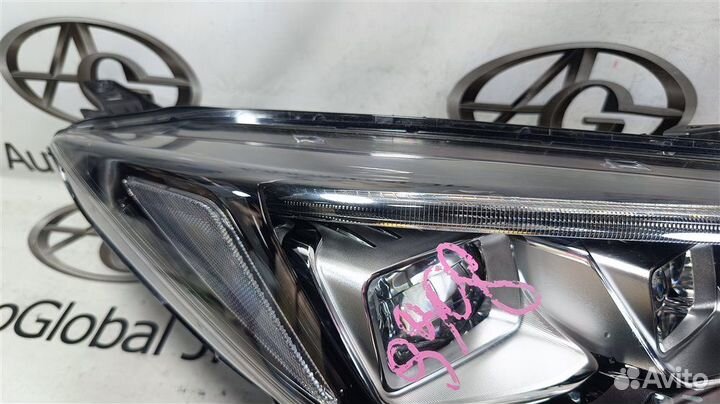 Фара правая Nissan Leaf