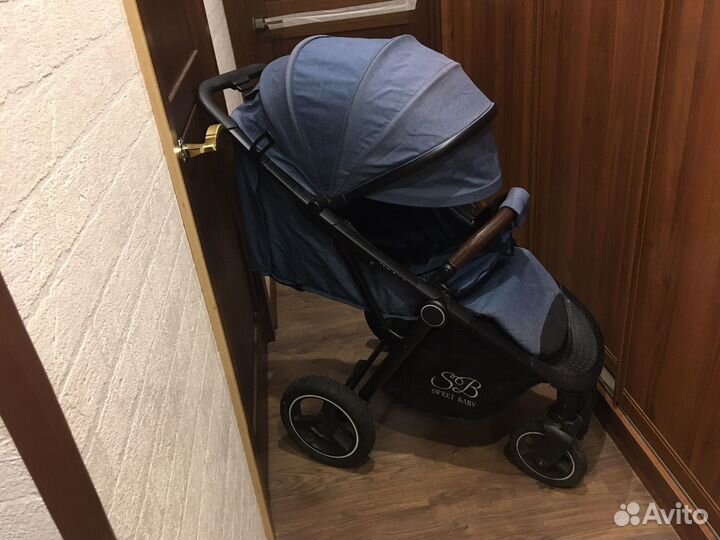 Прогулочная коляска