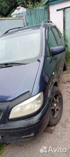 Opel Zafira 2.0 МТ, 2000, 300 000 км